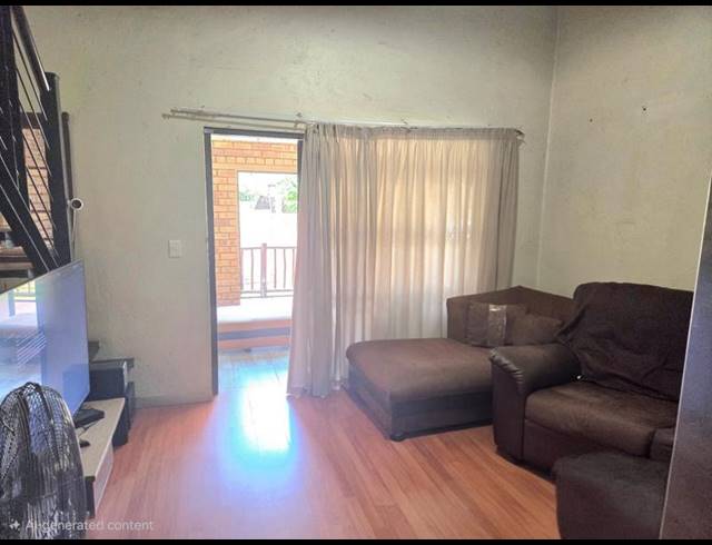2 BEDROOM TOWNHOUSE FOR SALE IN ROOIHUISKRAAL NORTH